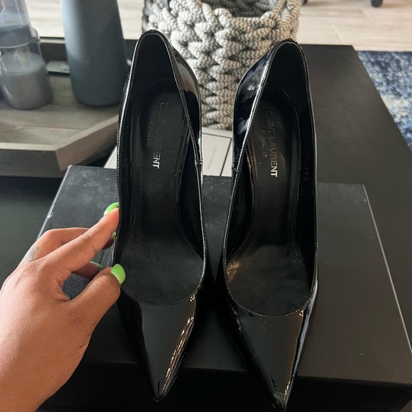 Female Saint Laurent size 38, worn a few times. 100% authentic - Picture 2 of 2
